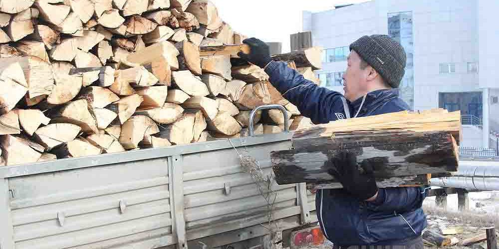 Вихлач и дрова